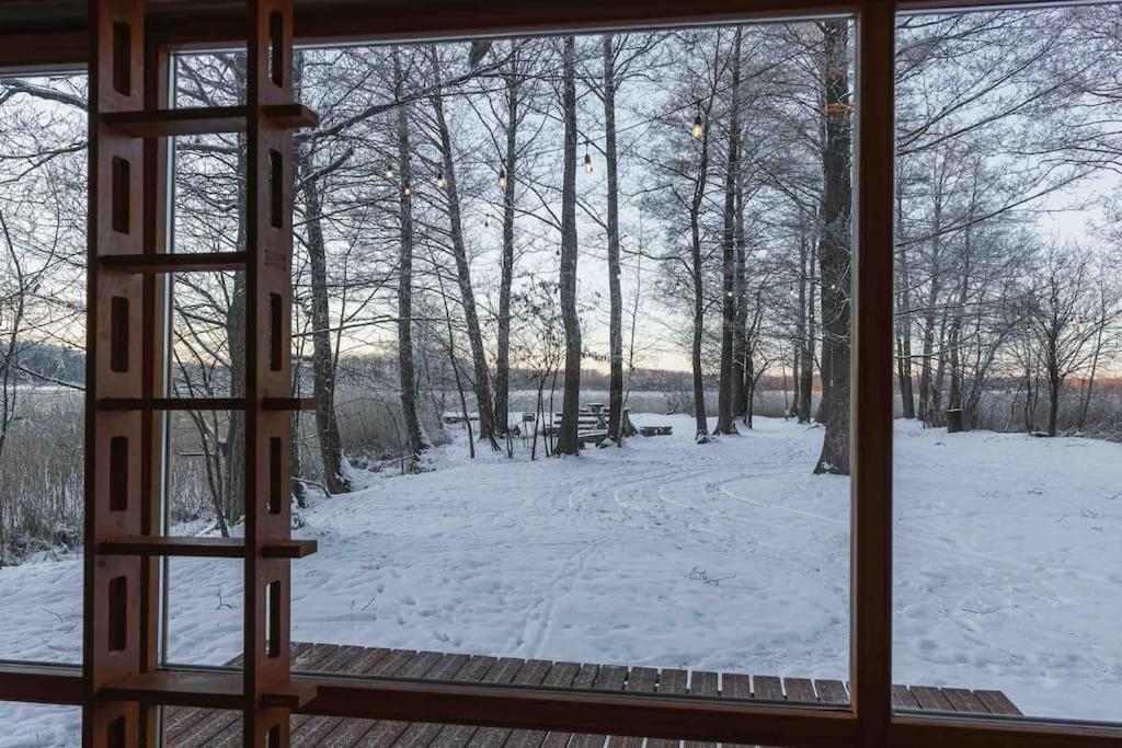 Beautiful Tiny House On The Lake Side. Trakai Eksteriør billede